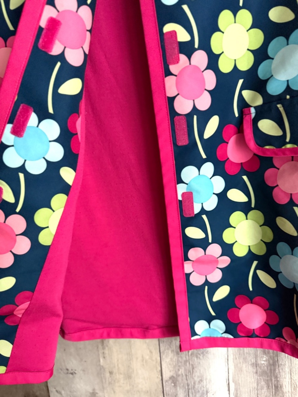 Gymboree Girls Raincoat with beautiful flower pattern - Picture 4 of 13